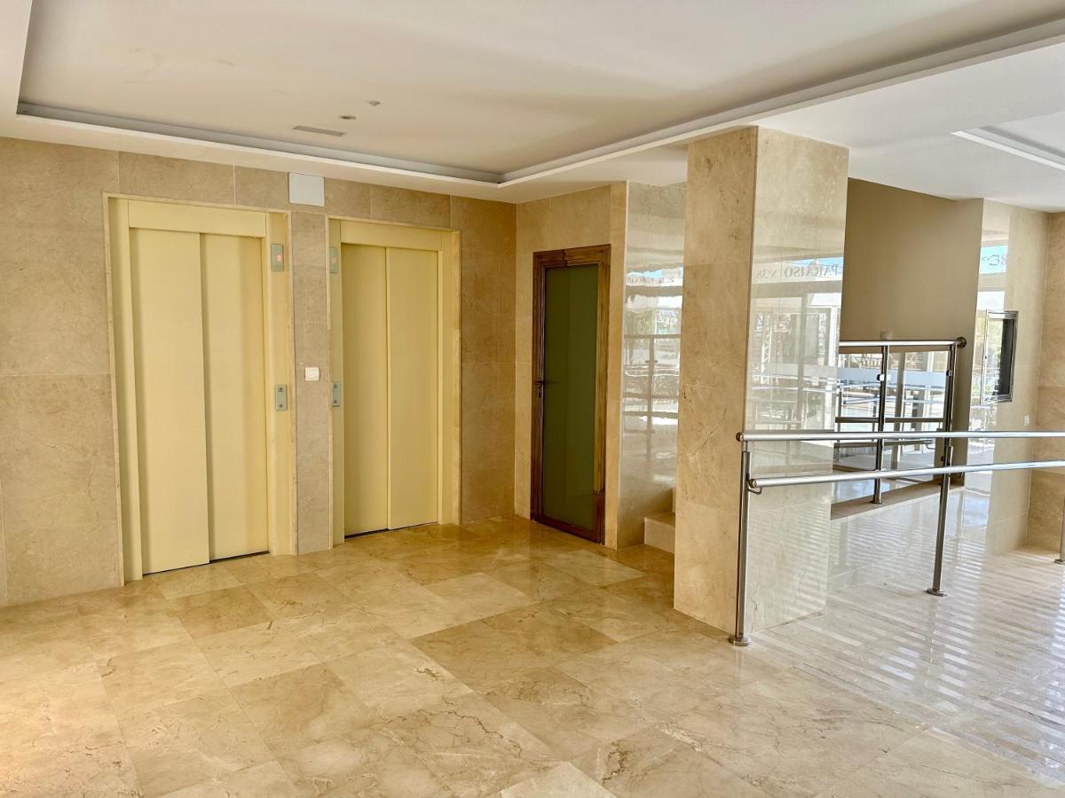 Fantástico apartamento en 1ª línea de playa Fuengirola Exterior foto